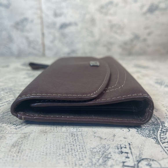 Fossil Brown Leather Trifold Wallet with Check Book - Picture 2 of 12